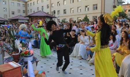 Talabalar shaharchasida milliy festival o‘tkazildi