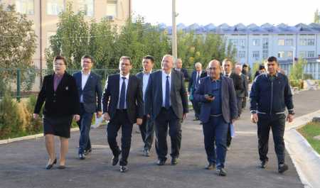 Vazir Chirchiq davlat pedagogika universiteti faoliyati bilan tanishdi