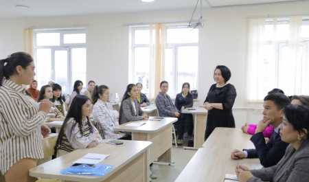 Sayyor debat dars tashkil etildi